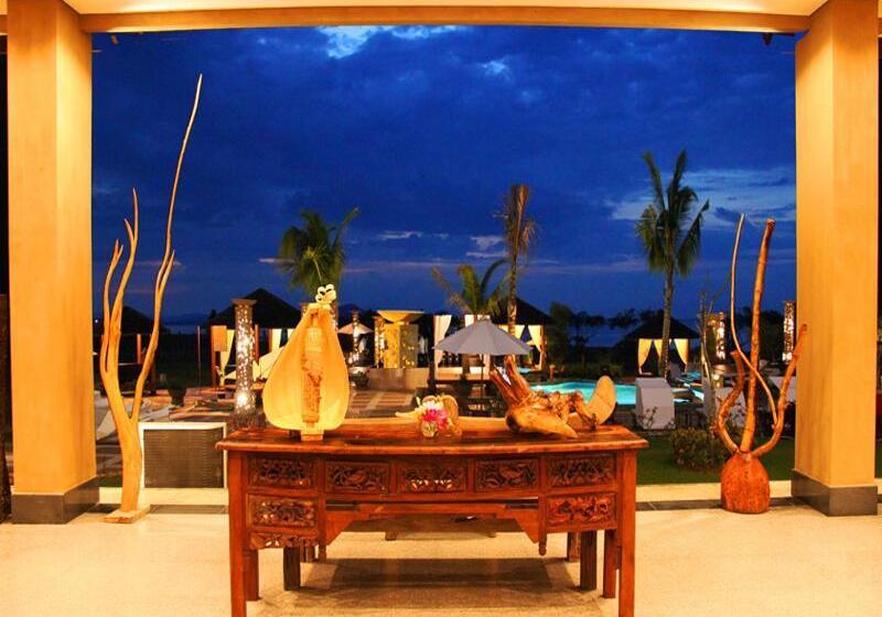 Отель The Jayakarta Suites Komodo Flores