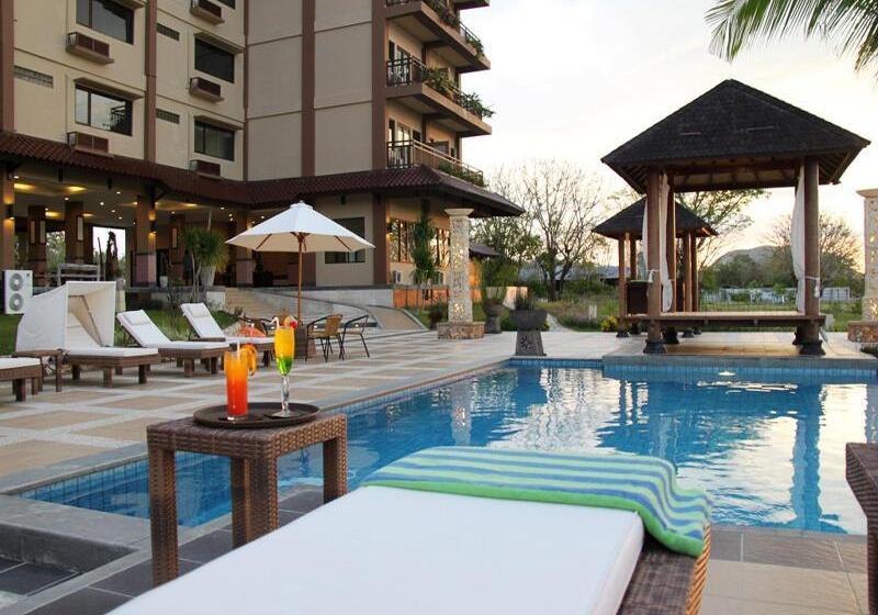 Отель The Jayakarta Suites Komodo Flores