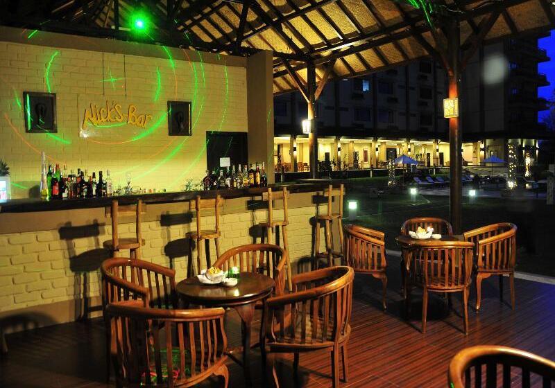 Отель The Jayakarta Suites Komodo Flores