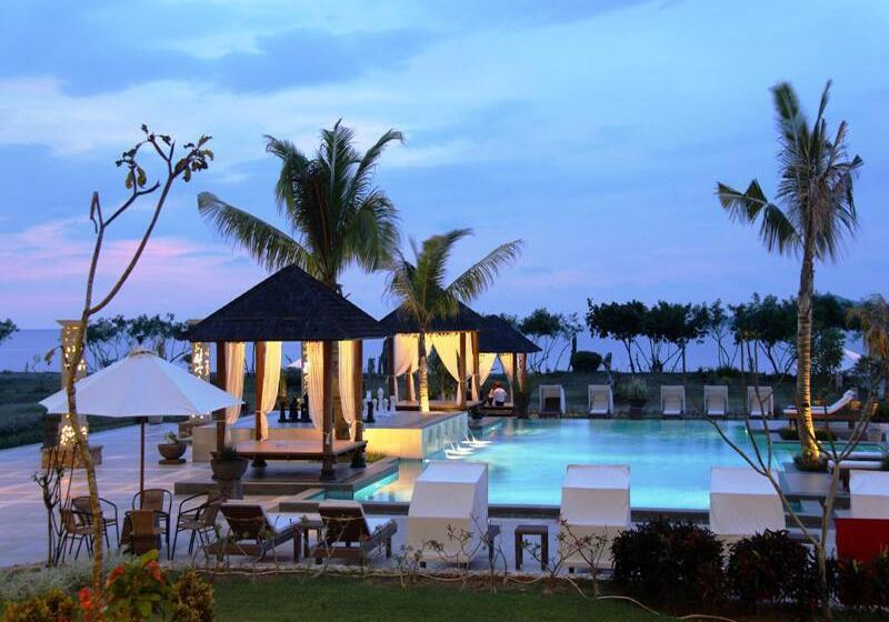 Отель The Jayakarta Suites Komodo Flores
