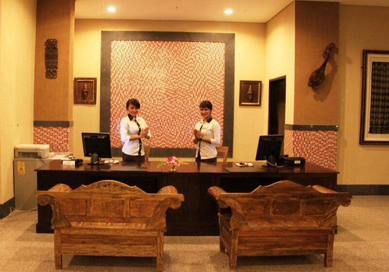 Отель The Jayakarta Suites Komodo Flores