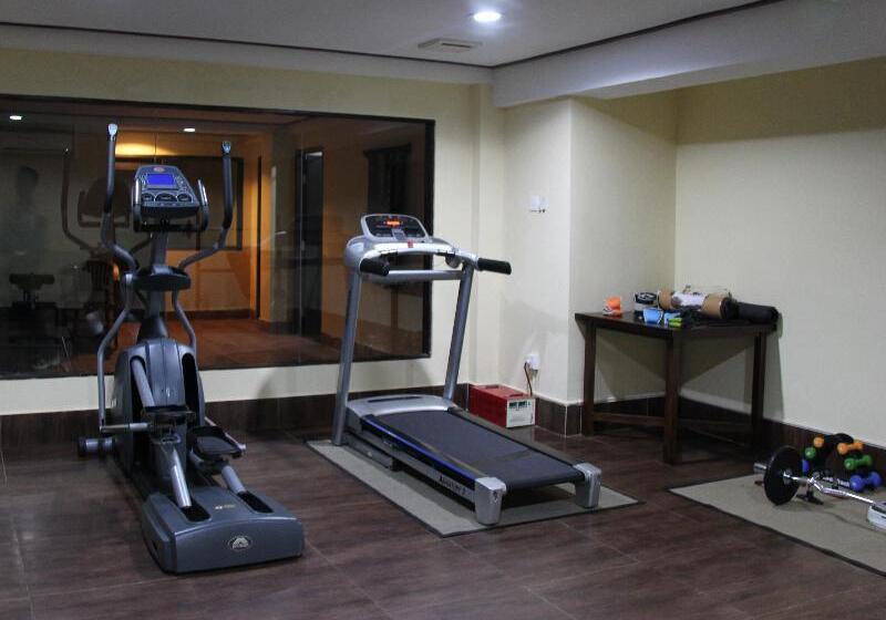 Отель The Jayakarta Suites Komodo Flores