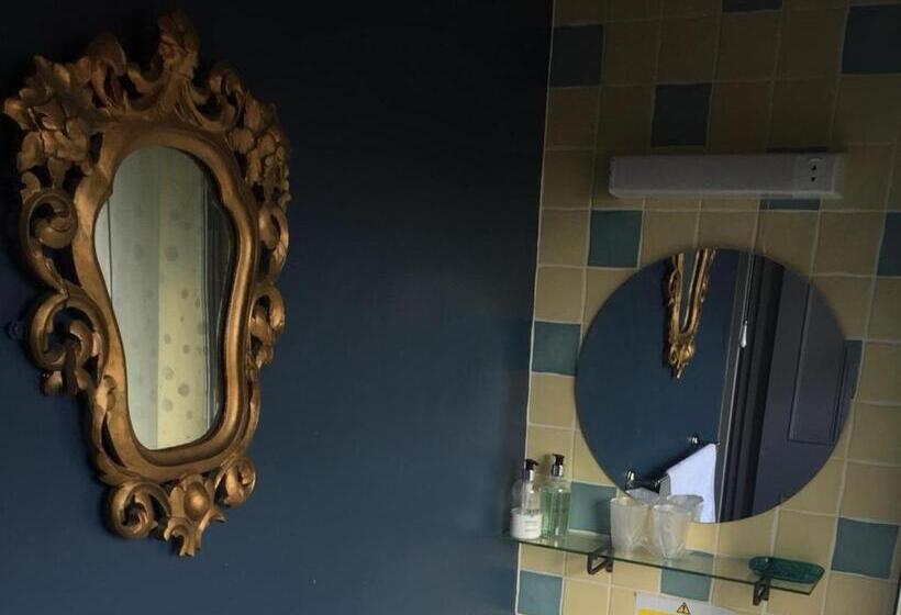 ホテル The Lamb Inn