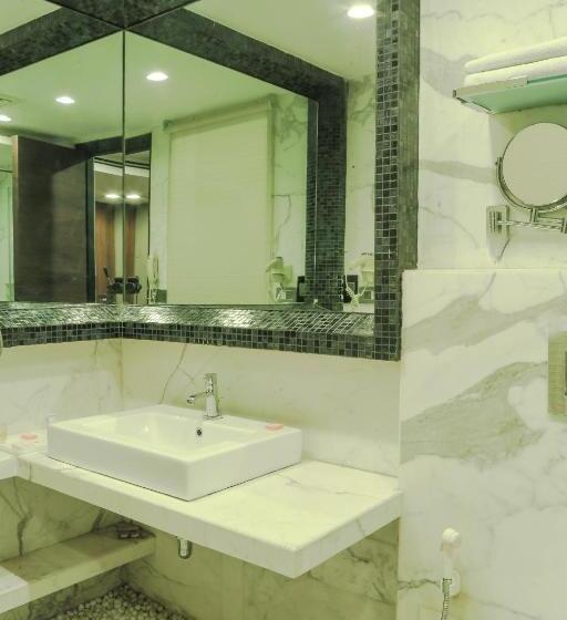 Отель The Nanee Suites