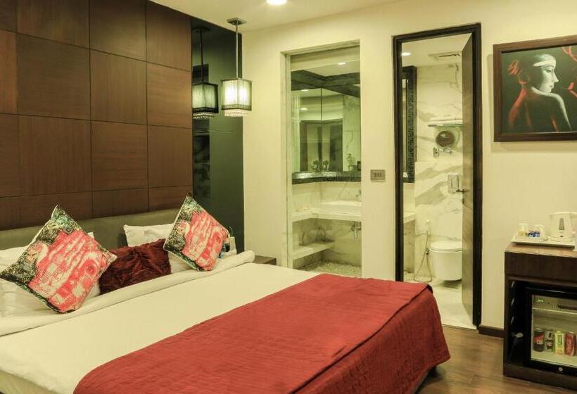 Отель The Nanee Suites