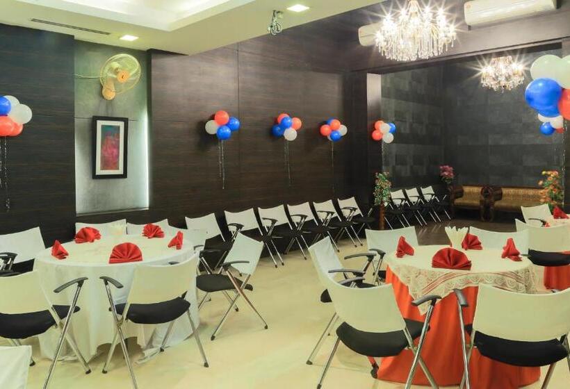 Отель The Nanee Suites