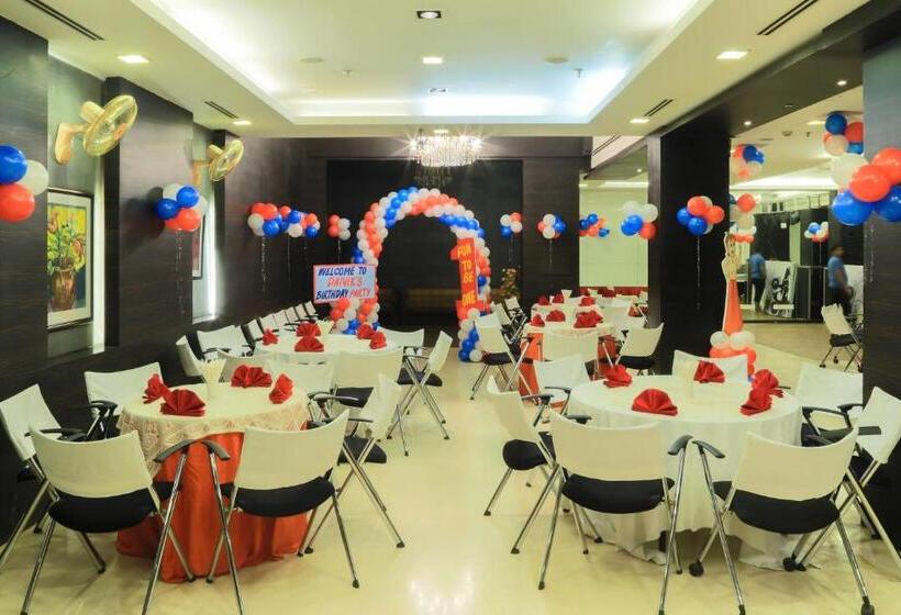 Отель The Nanee Suites