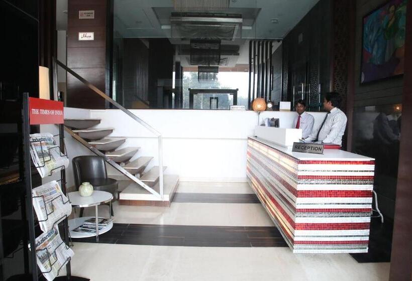 Отель The Nanee Suites