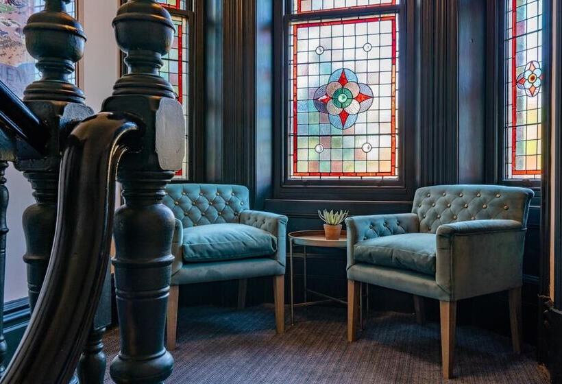 Отель The Pavilion Arms