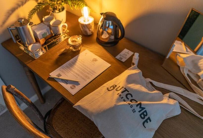 Отель The Pavilion Arms