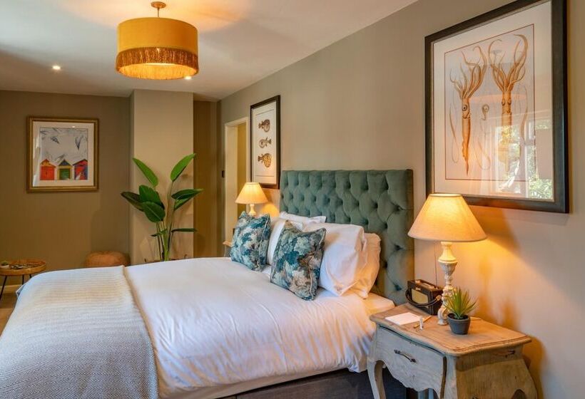 Отель The Pavilion Arms