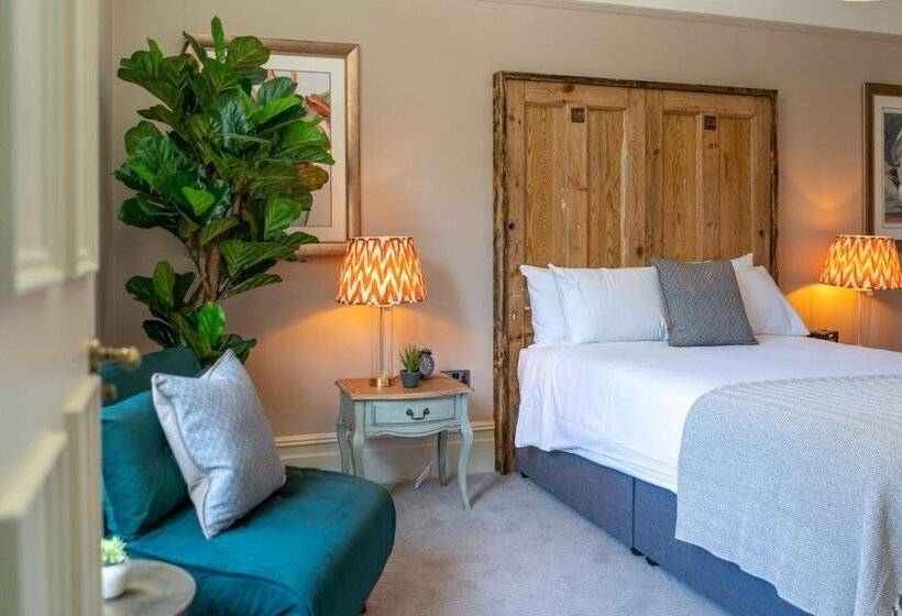 Отель The Pavilion Arms