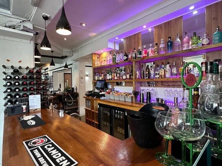 Отель The Pheasant Bar & Restaurant