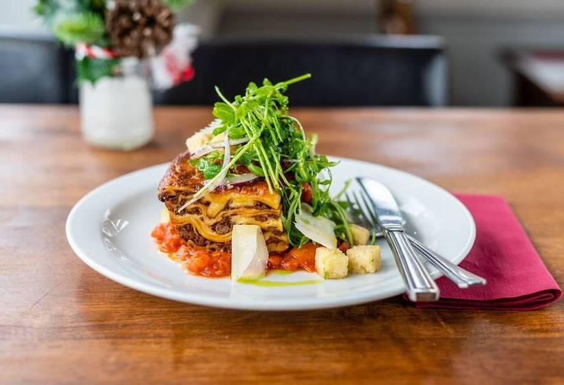 Отель The Pheasant Bar & Restaurant