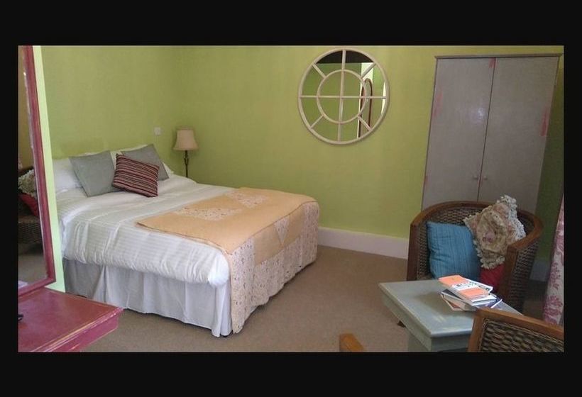 ホテル The Roebuck Inn