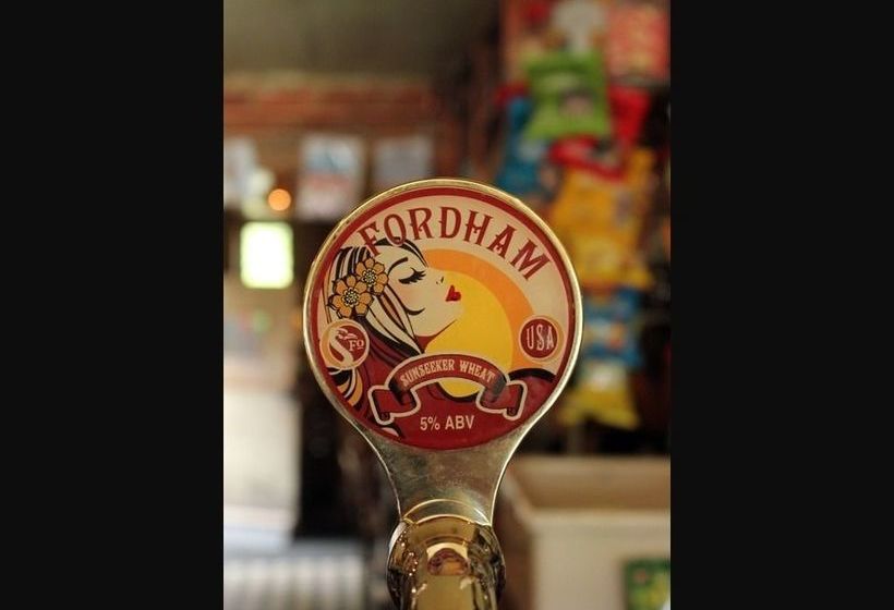 ホテル The Roebuck Inn