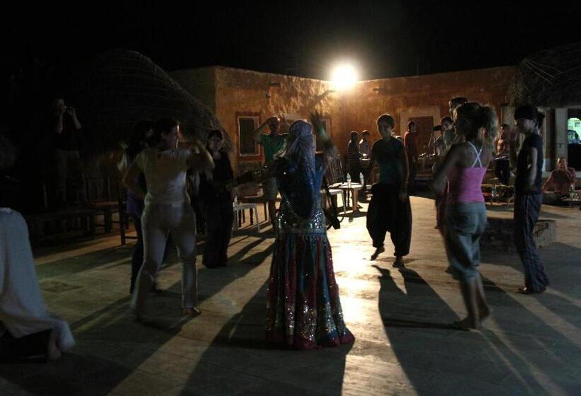 هتل The Silk Route