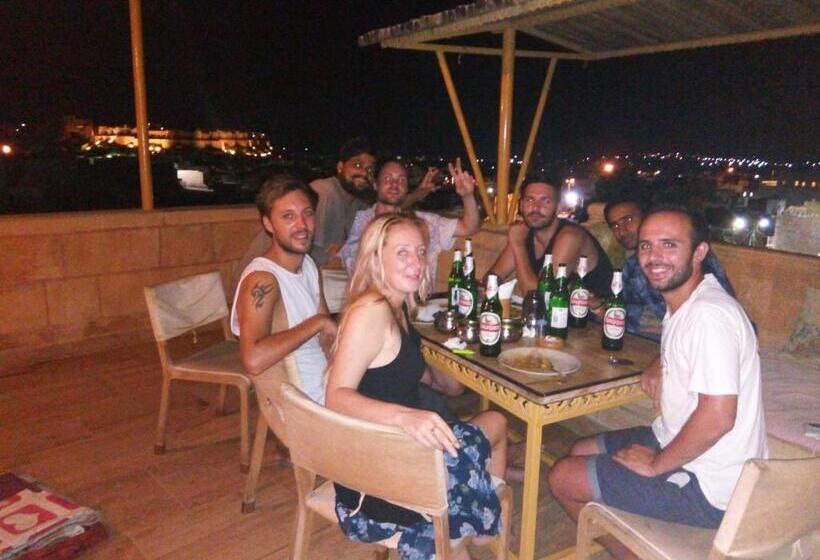 هتل The Silk Route