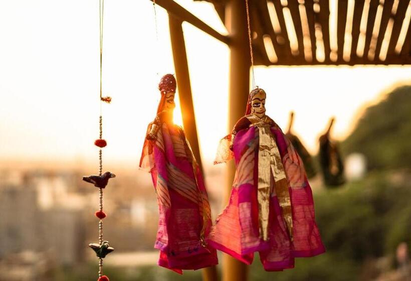 هتل The Silk Route