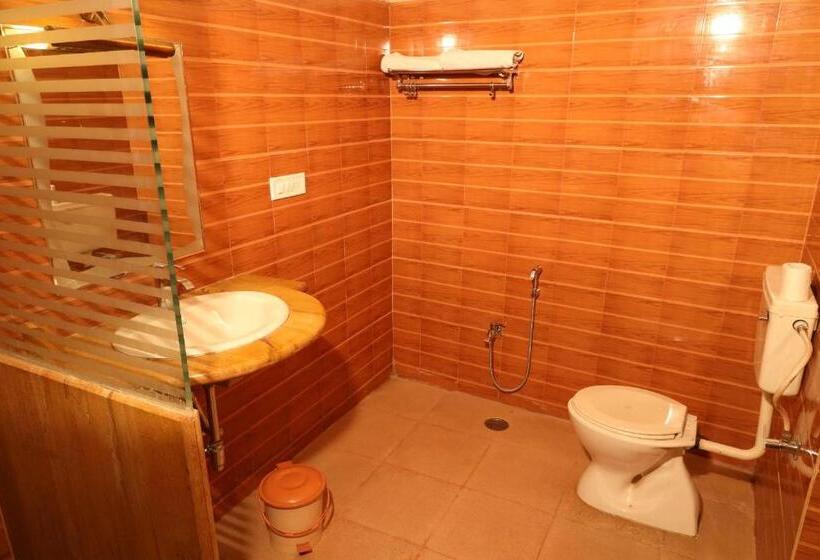 هتل The Silk Route