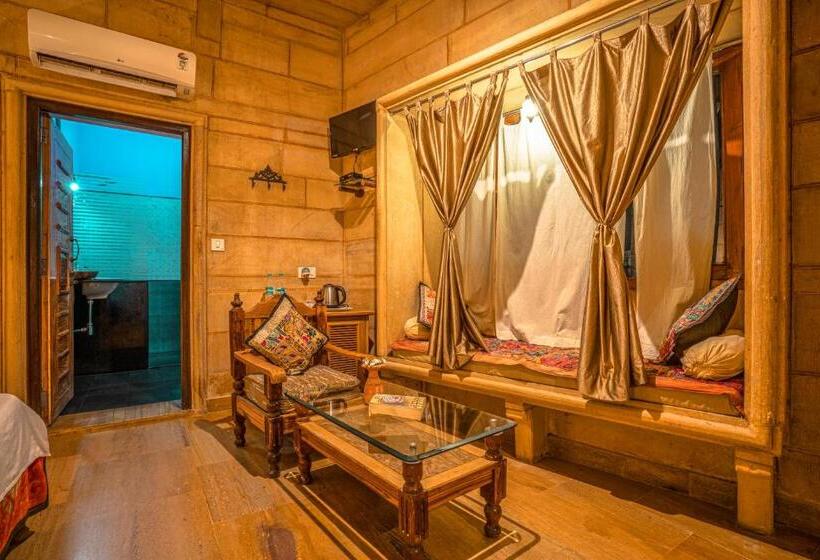 هتل The Silk Route