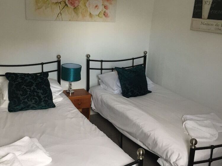 ホテル The Victoria