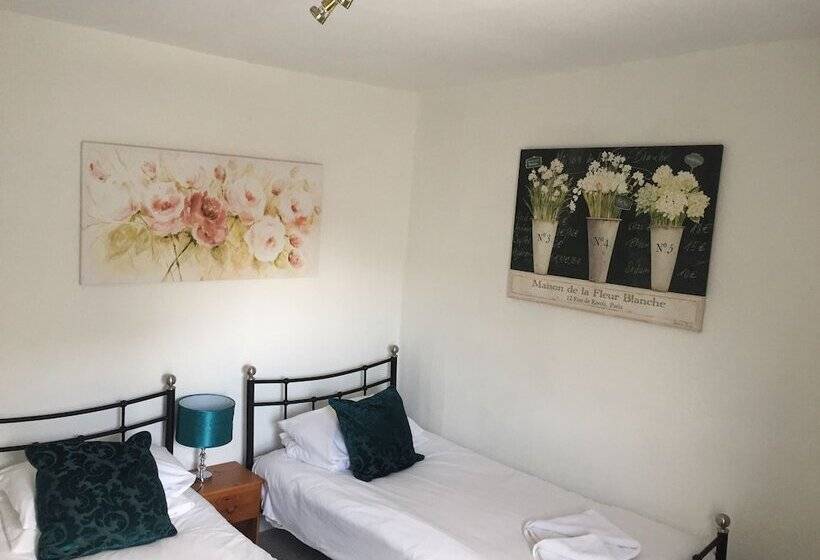 ホテル The Victoria