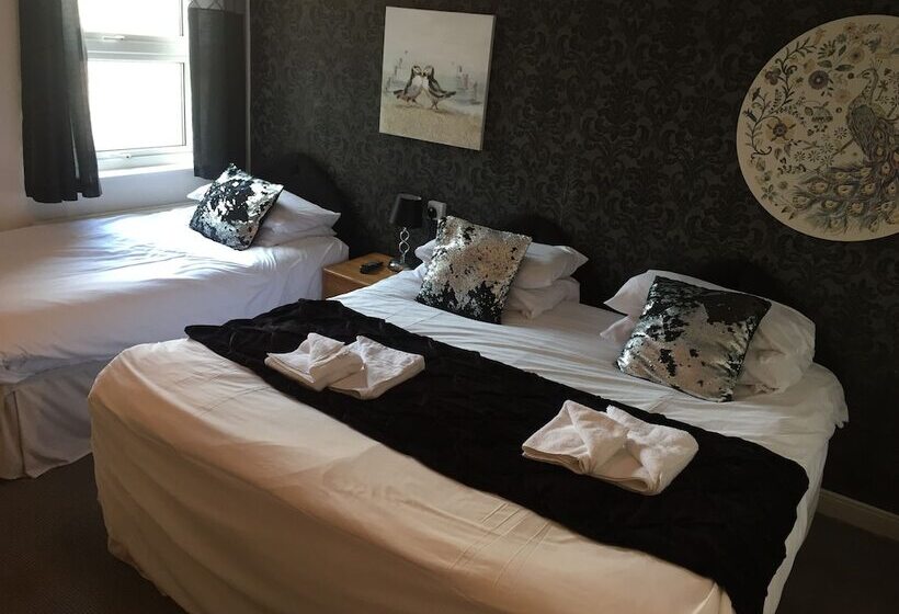 ホテル The Victoria