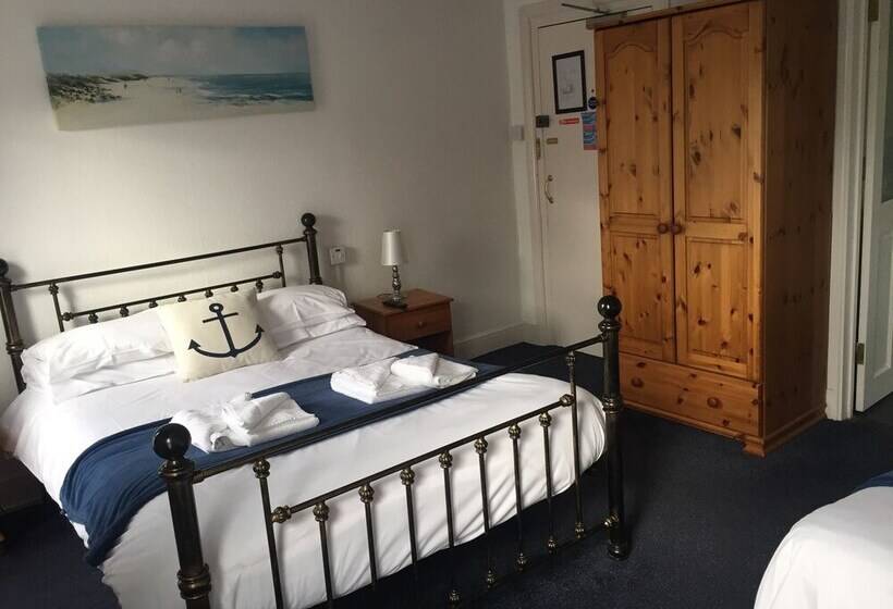 ホテル The Victoria