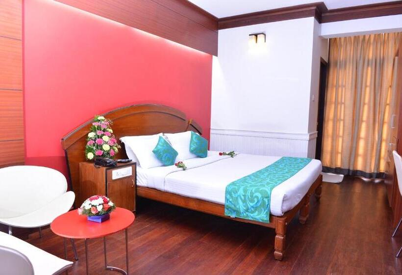 هتل Westwood Riverside