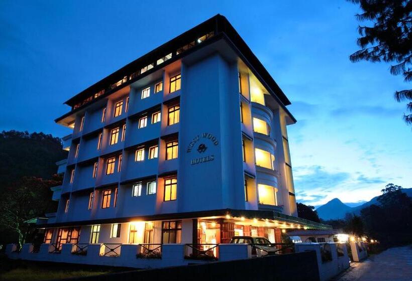 هتل Westwood Riverside