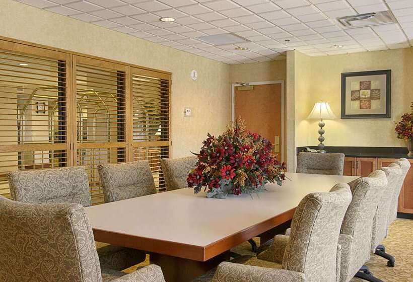 Отель Wingate By Wyndham Warner Robins