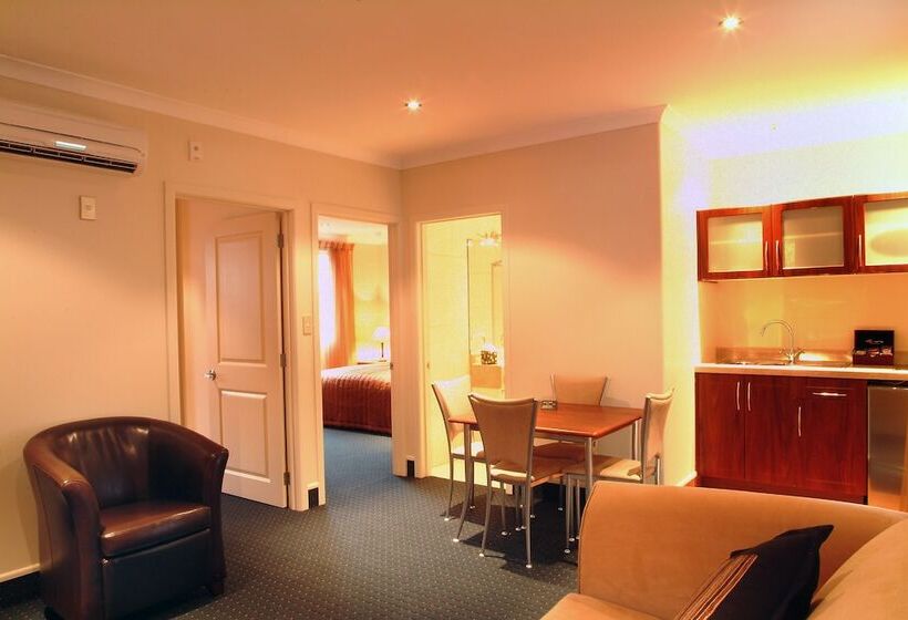 モーテル Emerald Spa Motor Inn