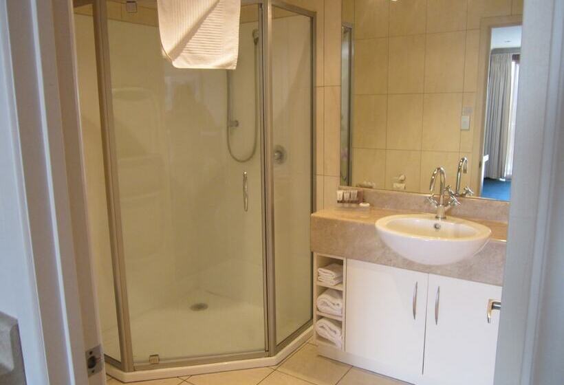 モーテル Emerald Spa Motor Inn