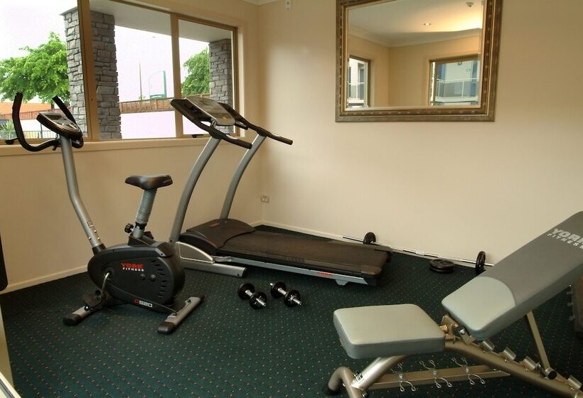 モーテル Emerald Spa Motor Inn