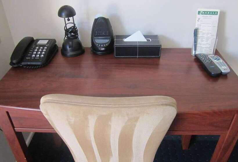 モーテル Emerald Spa Motor Inn