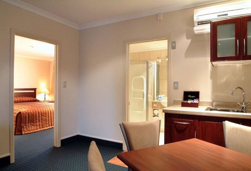 モーテル Emerald Spa Motor Inn