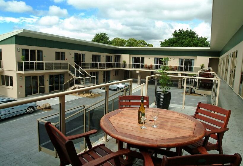 モーテル Emerald Spa Motor Inn