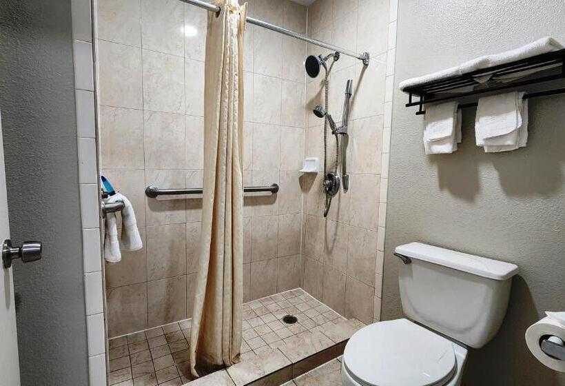 Мотель Scottish Inn & Suites