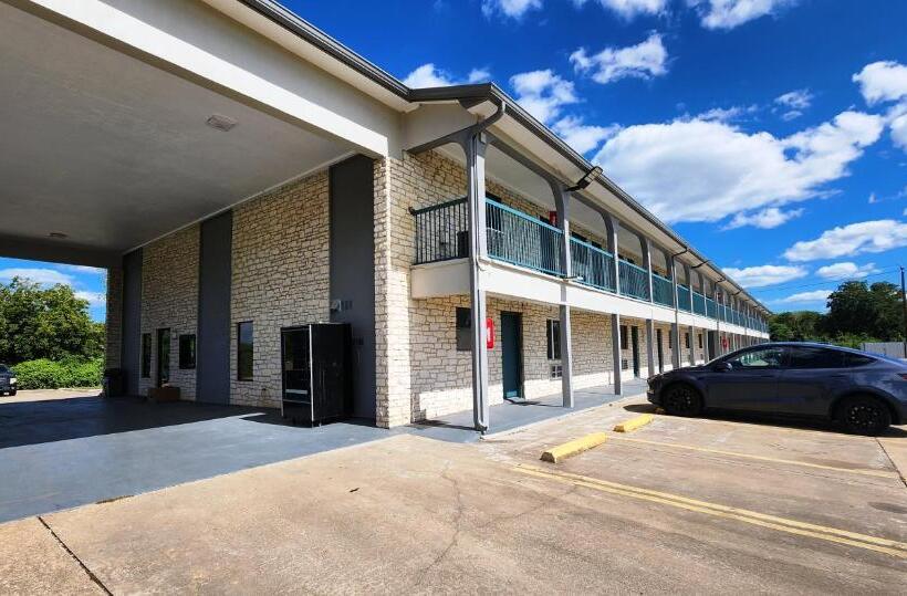 Мотель Scottish Inn & Suites