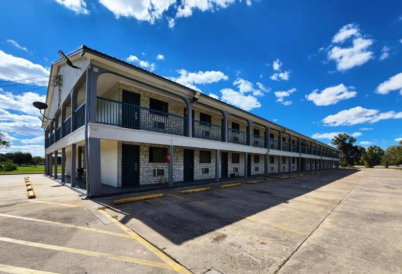 Мотель Scottish Inn & Suites