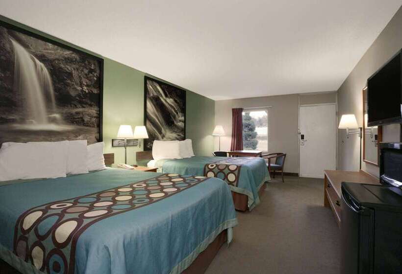 فندق على الطريق Super 8 By Wyndham Kingsport