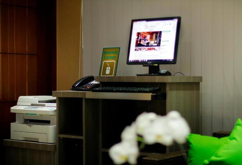 إقامة The Banyumas Villa