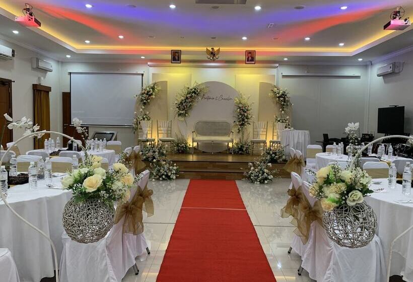 إقامة The Banyumas Villa