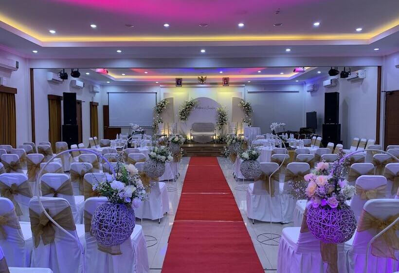 إقامة The Banyumas Villa