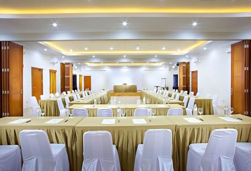 إقامة The Banyumas Villa