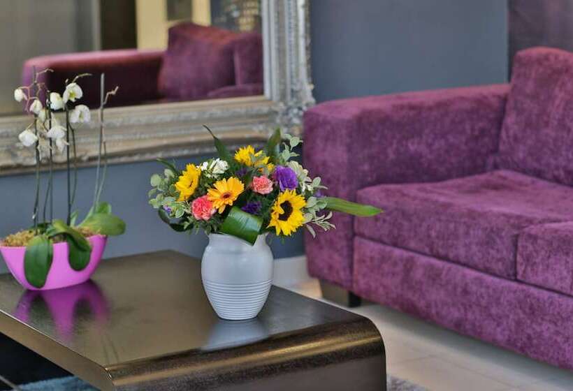 Westay Westpoint Apartments