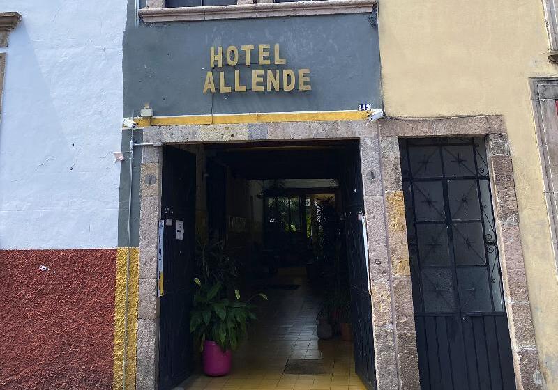 הוסטל Allende Morelia