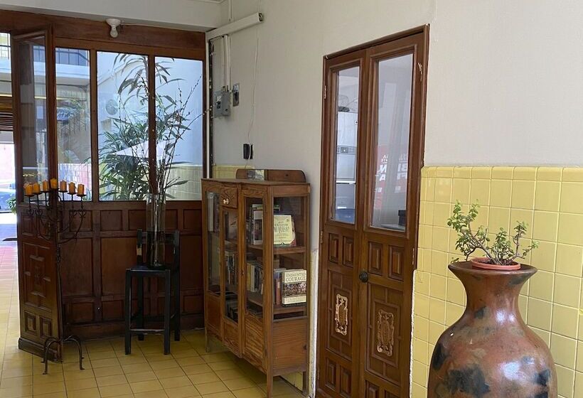 הוסטל Allende Morelia