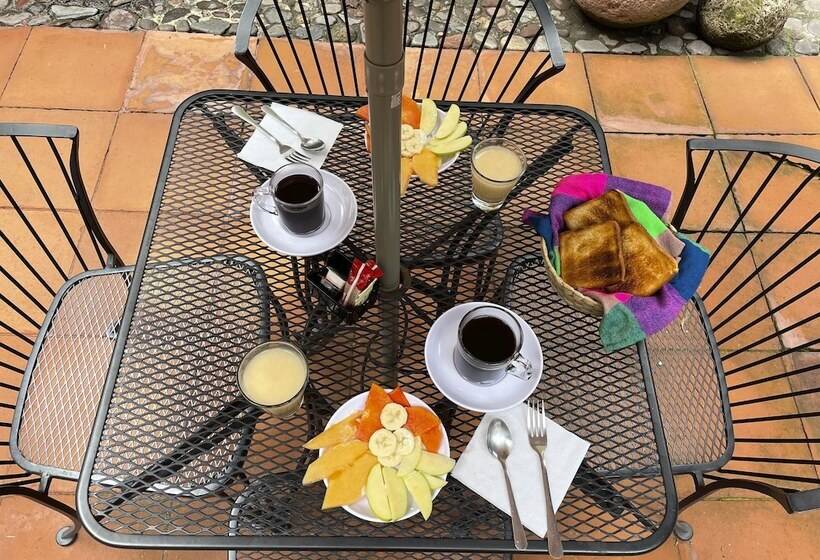 הוסטל Allende Morelia